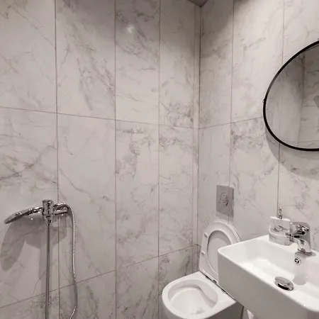 Апартаменти St Paul 25 Urban Apts *