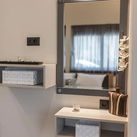 St Paul 25 Urban Apts Апартаменти *